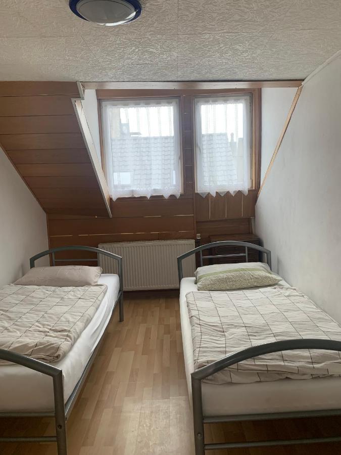 Dachgeschoss Hof Apartamento Krefeld Exterior foto
