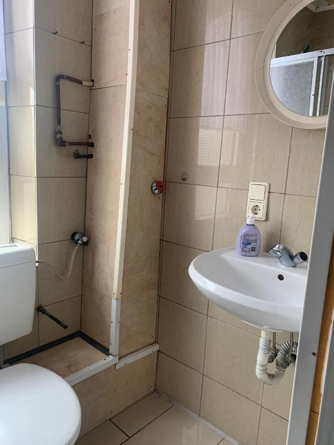 Dachgeschoss Hof Apartamento Krefeld Exterior foto